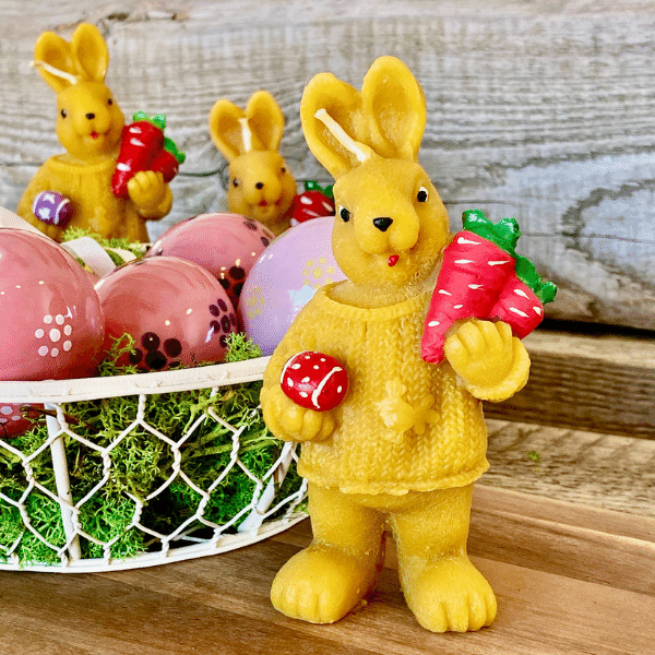 Veľký zajko s mrkvou